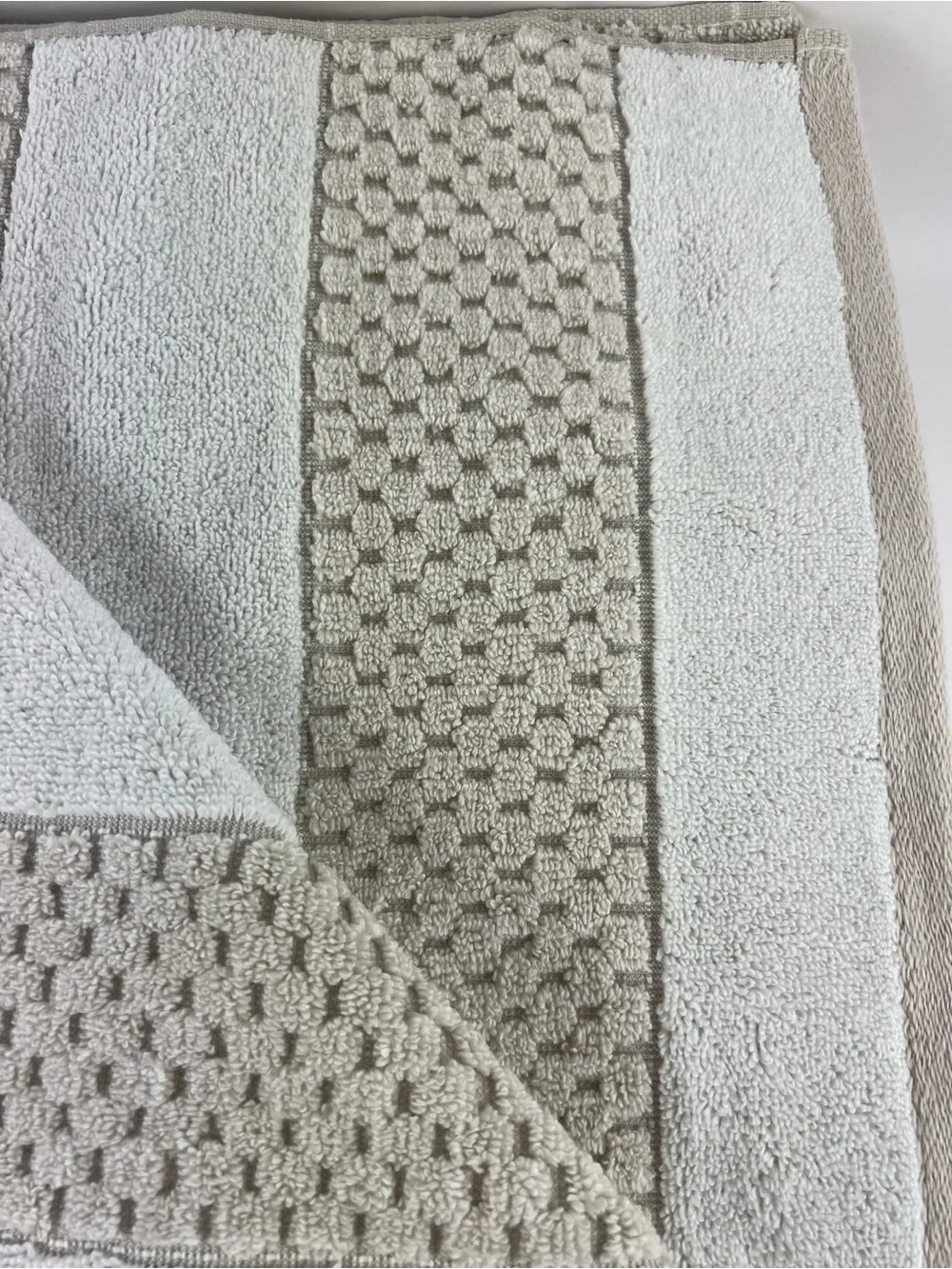 DKNY Bath Towels Tan White Textured Soft Plush 100% Cotton 2 Pc Set NEW